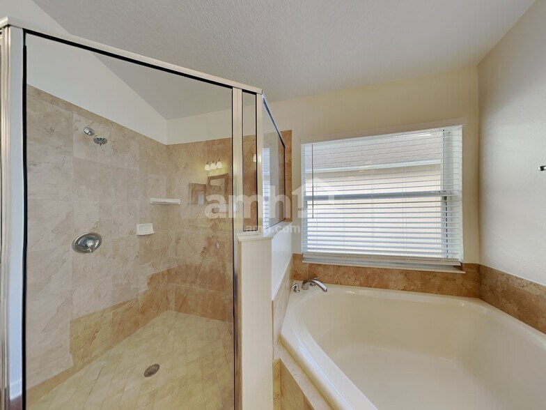 Building Photo - 1703 Boggy Oak Ln