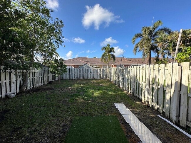 Building Photo - 10985 SW 239th Terrace