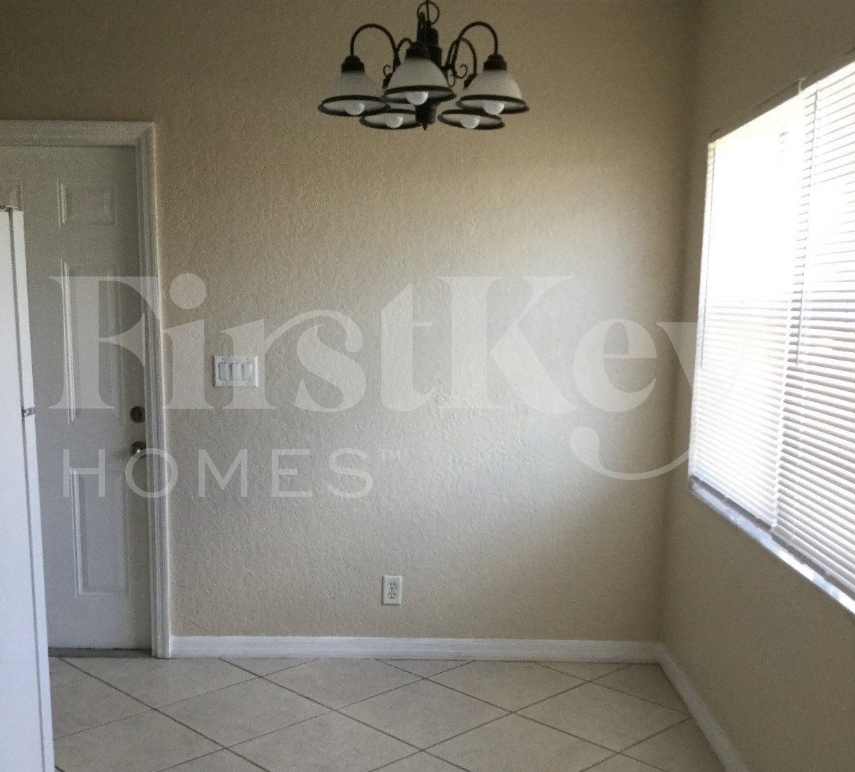 Building Photo - 900 W Bloxham St