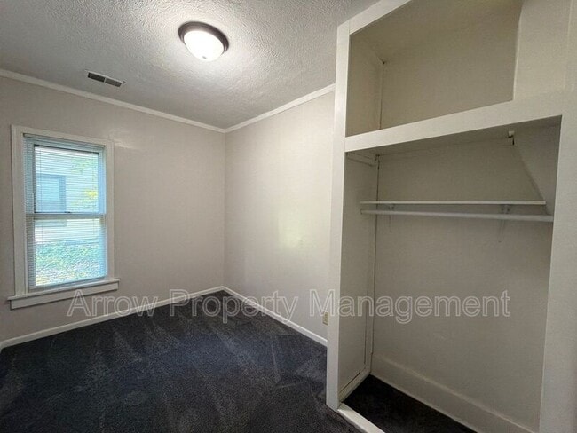 Building Photo - 625 3rd St
