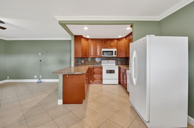 Building Photo - 94 Valencia C