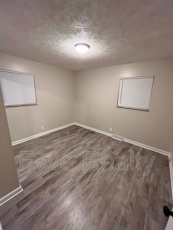 Building Photo - 1329 Barcelona Dr