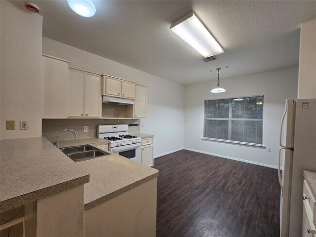 Building Photo - 5404 Garden View Cove