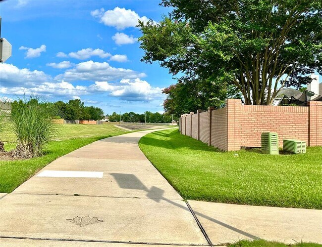 Building Photo - 26223 Longmont Park Ln