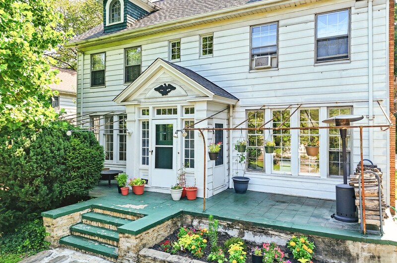 Building Photo - 2341 S Overlook Rd