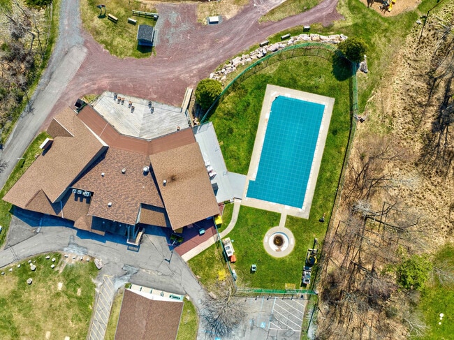 Building Photo - 126 Petrarch Trail