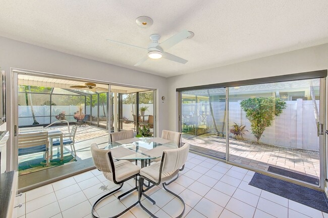 Building Photo - 3-Bedroom, 2-Bath Seminole Home – Fully Furnished & Move-In Ready!