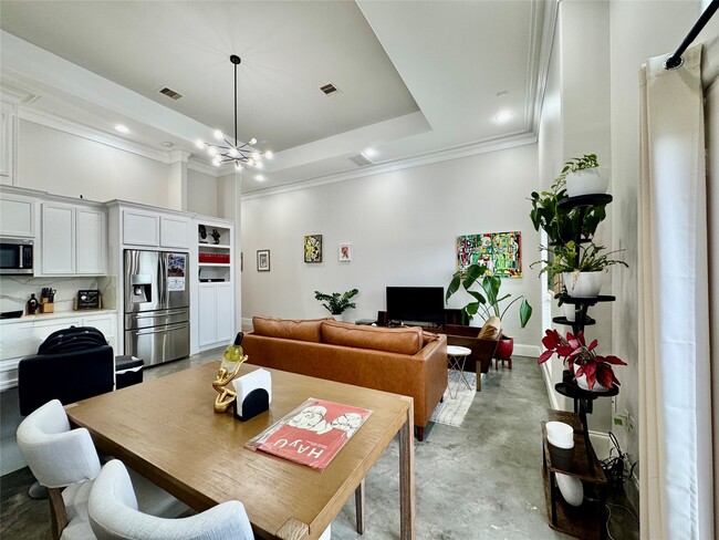 Building Photo - 5801 Winsome Ln