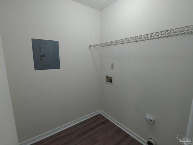 Building Photo - 1440 N 61st Ave