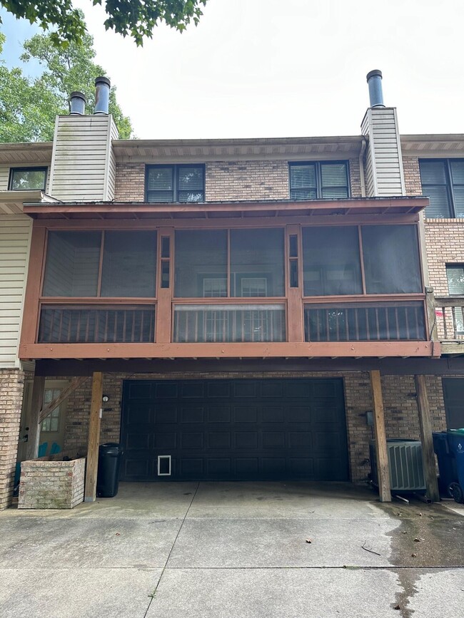 Building Photo - 3505 Lakeside Ct