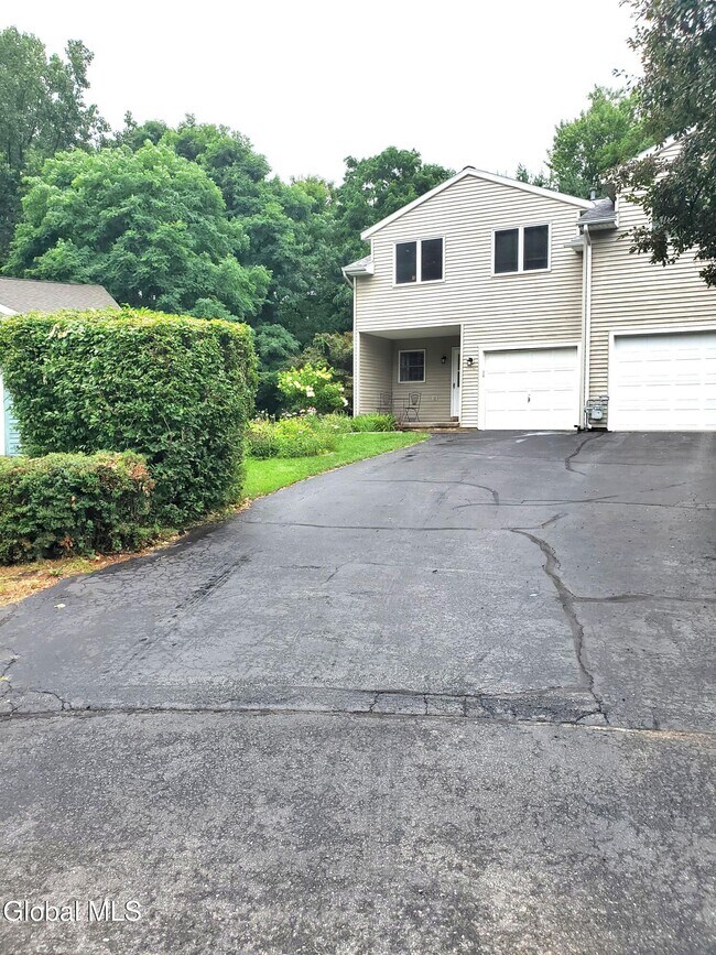 Building Photo - 7318 Vic Ct