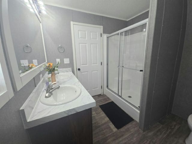 Building Photo - 323 Elm Ln