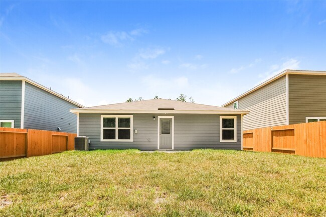 Building Photo - 23055 Bellini Dr