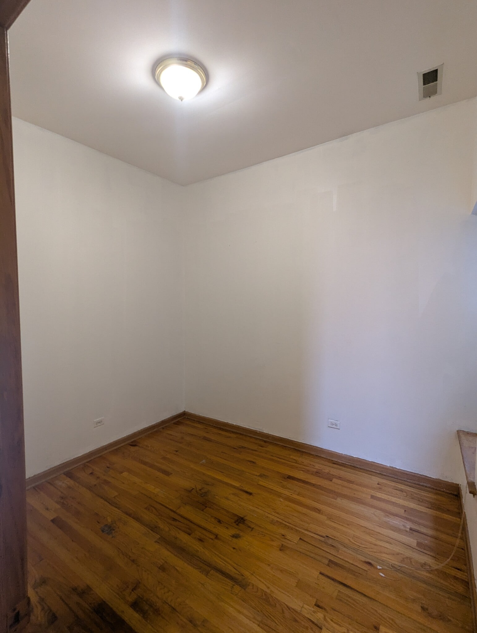 Building Photo - 3212 W Warren Blvd