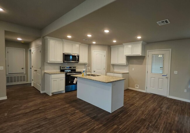 Building Photo - 514 Sweet Pea Ln