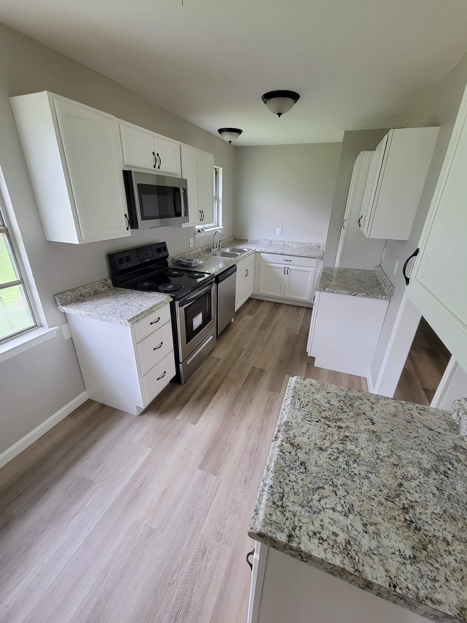 Building Photo - 8321 Bunche Dr