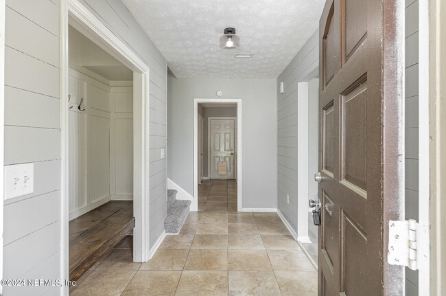 Building Photo - 2867 Holly Bay Rd