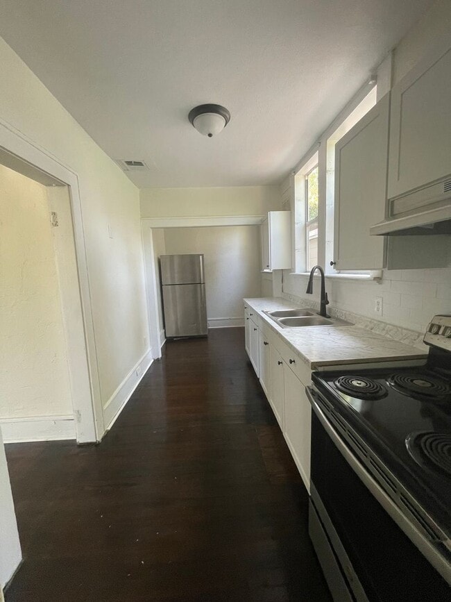 Building Photo - 2 Bed 1 Bath Home | Pet Friendly | Washer ...