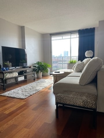 Building Photo - 8 Museum Way