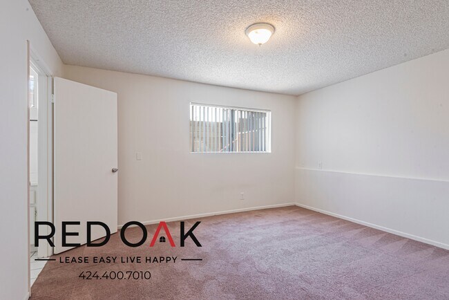 Building Photo - 949 White Knoll Dr