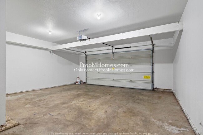 Building Photo - Wonderful Three Bedroom Condo at The Summe...