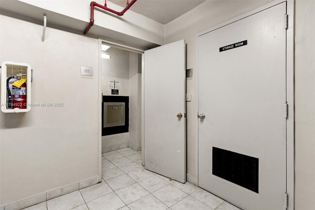 Building Photo - 5701 Collins Ave