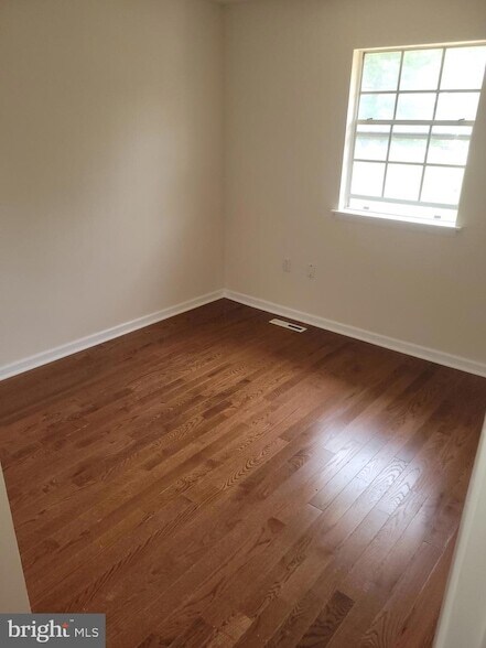 Building Photo - 532 Millshire Dr