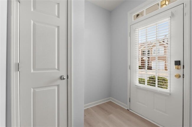 Building Photo - 1947 Lakeshore Overlook Cir NW