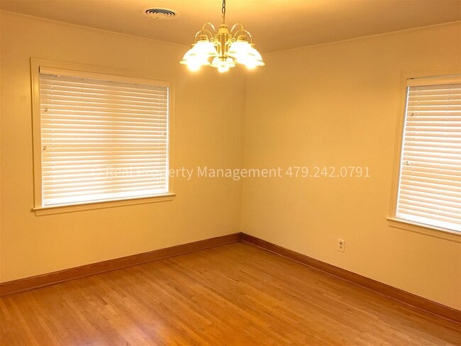 Building Photo - 1306 S 41st St