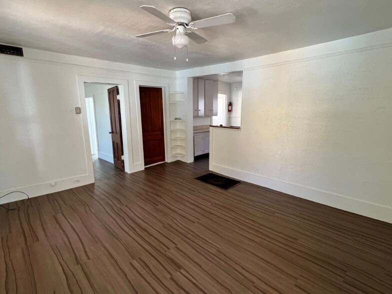 Building Photo - 9 1/2 Elk Path
