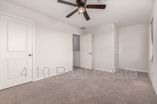 Building Photo - 142 W Impala Dr