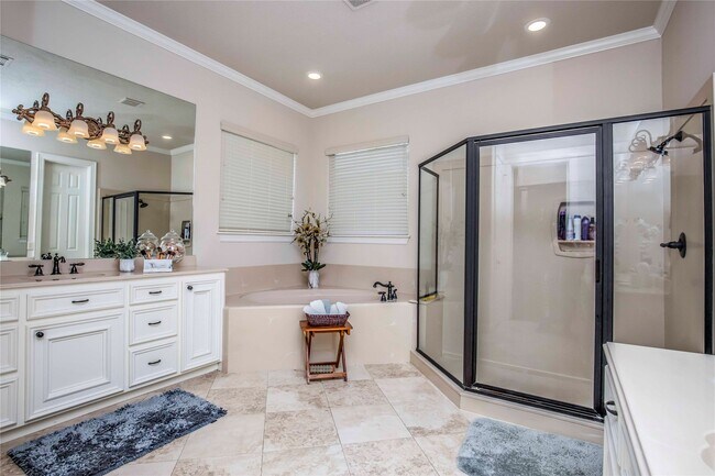 Building Photo - 25219 Hideaway Run Dr