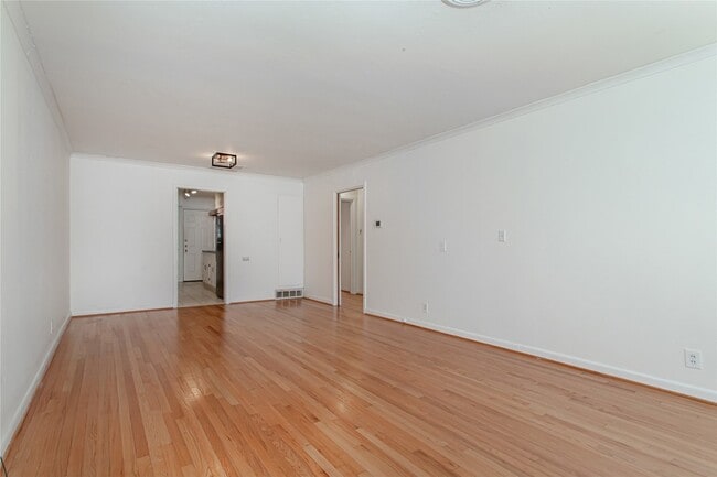 Building Photo - 6523 E Mockingbird Ln