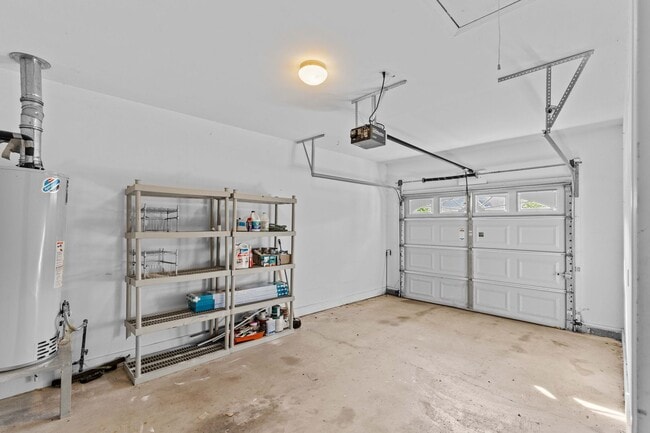 Building Photo - 2 Bedroom, 2 Bath Townhouse for Rent in Kn...