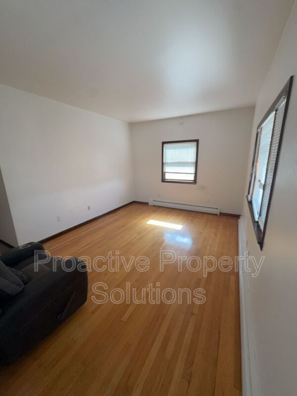 Building Photo - 1413 Prospect Ave