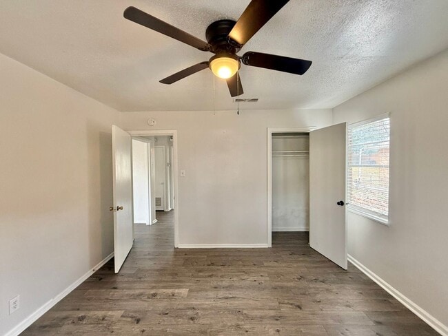 Building Photo - Tour Today! 3 Bed 1 Bath home in Tyler!