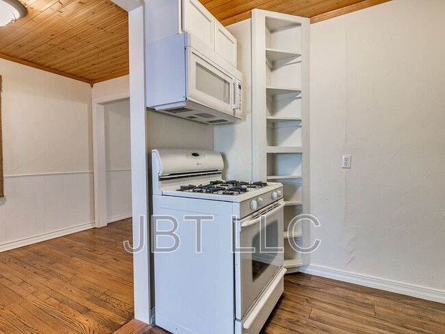 Building Photo - 224 W Ercoupe Dr