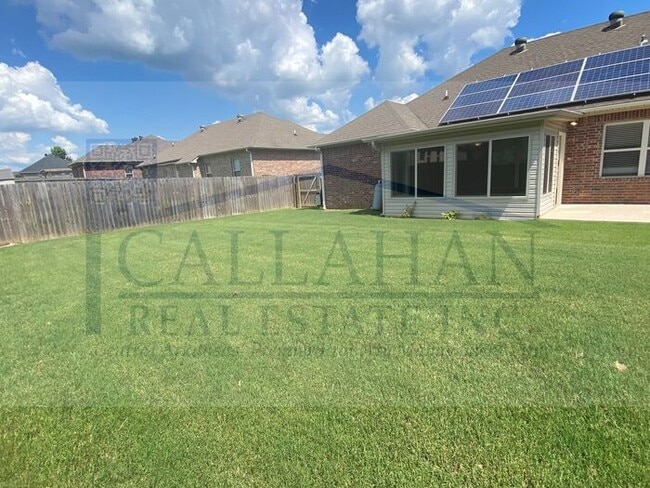 Building Photo - Base Meadows 4 bedroom