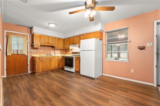 Building Photo - 11297 Old Moffat Rd