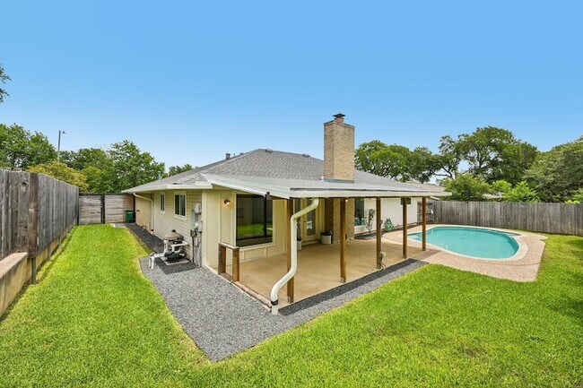 Building Photo - 2717 Charlesworth Dr