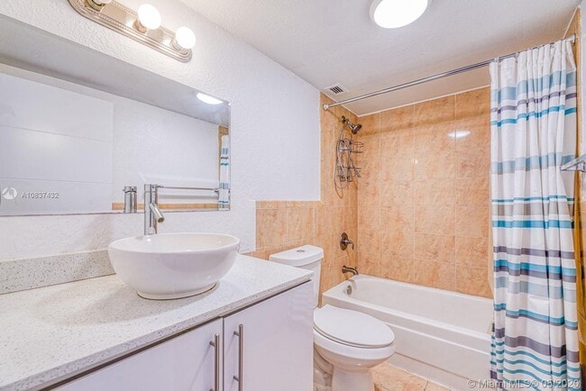 Building Photo - 9001 SW 77th Ave