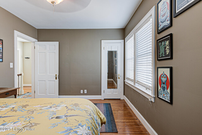 Building Photo - 2418 Brighton Dr