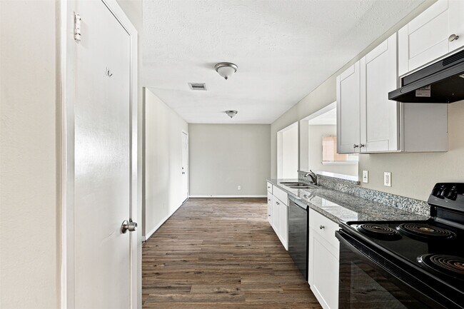 Building Photo - 509 Avenue J