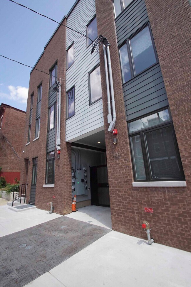 Building Photo - 409 N 41st St