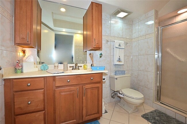 Building Photo - 5601 Jimmy Buffett Mem Hwy