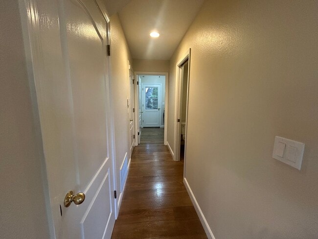 Building Photo - 142 Pine Canyon Rd