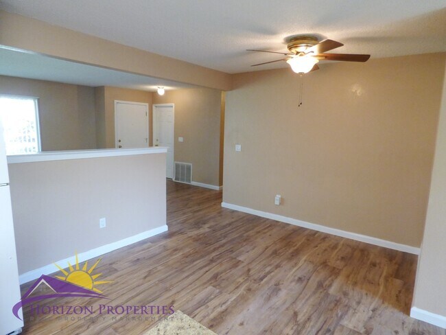 Building Photo - 3 Bed 2 Bath 1,317sqft Citrus Heights Home in Wildwood Estates