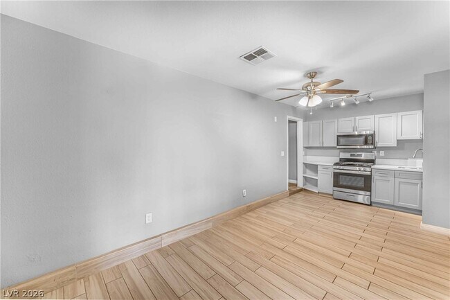 Building Photo - 3636 Tempe St
