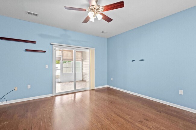 Building Photo - 156 Parmelee Dr