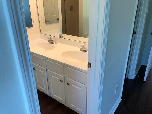 Building Photo - 12335 Shadow Ridge Ln